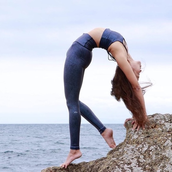 ALO Yoga Metallic Airbrush High Waist Leggings - Picture 1 of 10
